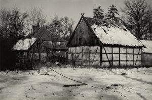 Die 1977 abgetragene Fachwerkscheune mit Kuhstall 